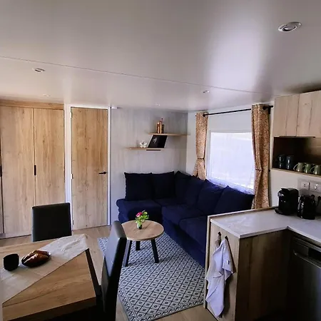 Veluws Meerhuisje Luxe Gezinschalet Aan Het Water Met Opgemaakte Bedden En Handdoeken Alpstuga