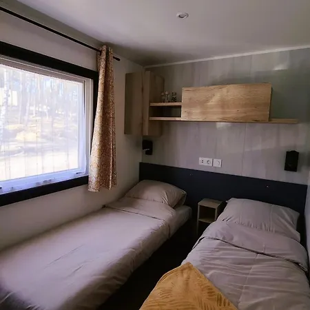 Veluws Meerhuisje Luxe Gezinschalet Aan Het Water Met Opgemaakte Bedden En Handdoeken * נונספייט