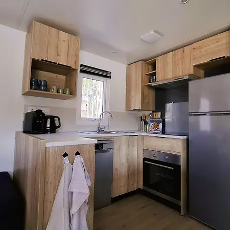 Veluws Meerhuisje Luxe Gezinschalet Aan Het Water Met Opgemaakte Bedden En Handdoeken נונספייט