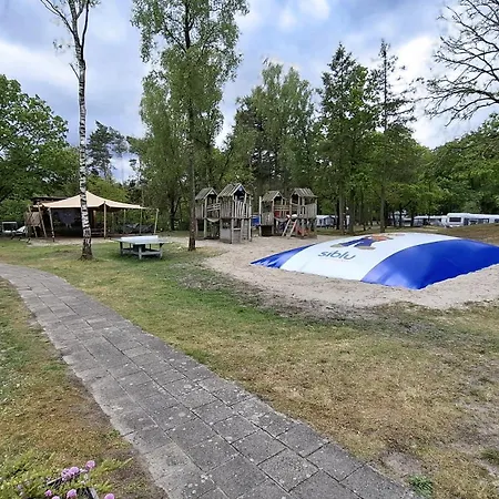 Alpstuga Veluws Meerhuisje Luxe Gezinschalet Aan Het Water Met Opgemaakte Bedden En Handdoeken Nunspeet