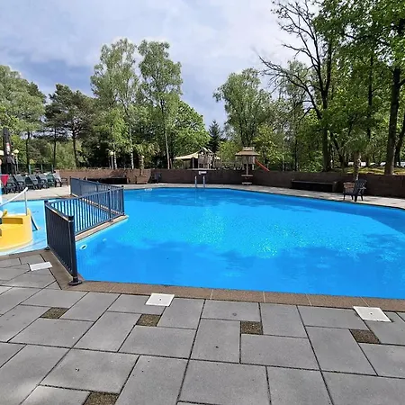 Alpstuga Veluws Meerhuisje Luxe Gezinschalet Aan Het Water Met Opgemaakte Bedden En Handdoeken Nunspeet