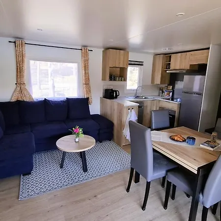 Veluws Meerhuisje Luxe Gezinschalet Aan Het Water Met Opgemaakte Bedden En Handdoeken נונספייט