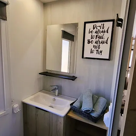 Veluws Meerhuisje Luxe Gezinschalet Aan Het Water Met Opgemaakte Bedden En Handdoeken